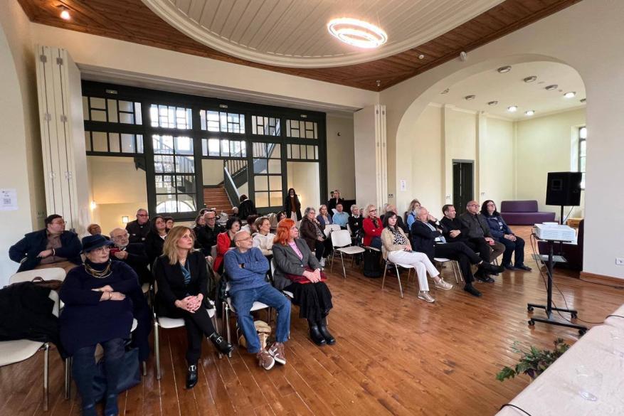 Λογοτεχνία και Τύπος